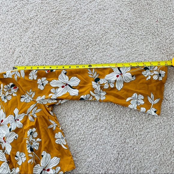 Urban Romantics Floral Tie Front Top - Picture 6 of 6